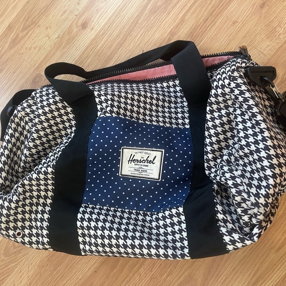 Herschel Supply Company Houndstooth and Navy Travel Bag